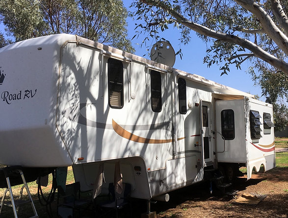Powered caravan and camping sites at Griffith Tourist Caravan Park